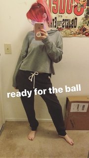 Carly Incontro feet photo thumbnail