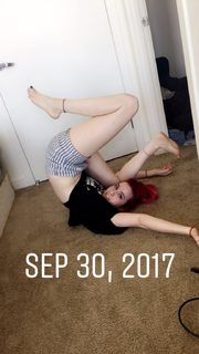 Carly Incontro feet photo thumbnail