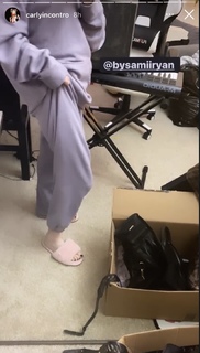 Carly Incontro feet photo thumbnail
