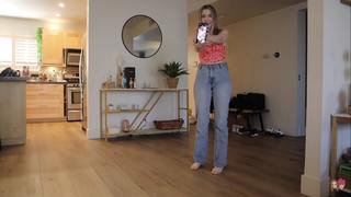 Carly Incontro feet photo thumbnail