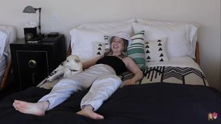 Carly Incontro feet photo thumbnail