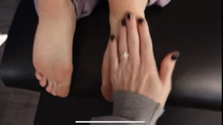 Carly Incontro feet photo thumbnail