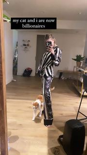 Carly Incontro feet photo thumbnail