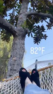 Carly Incontro feet photo thumbnail