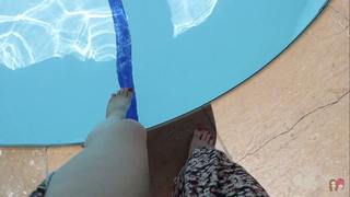 Carly Incontro feet photo thumbnail