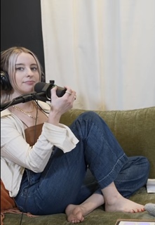 Carly Incontro feet photo thumbnail