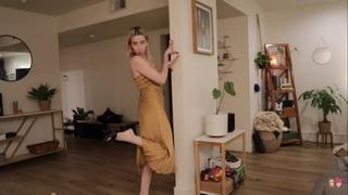 Carly Incontro feet photo thumbnail