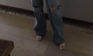 Carly Incontro feet photo thumbnail