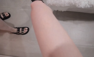 Carly Incontro feet photo thumbnail