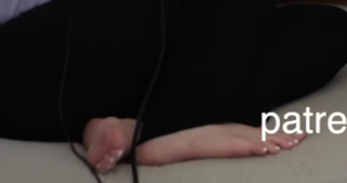 Carly Incontro feet photo thumbnail