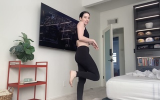 Carly Incontro feet photo thumbnail