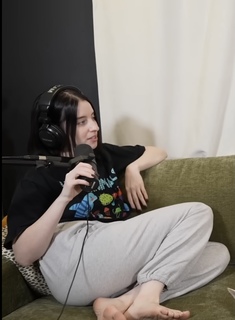 Carly Incontro feet photo thumbnail