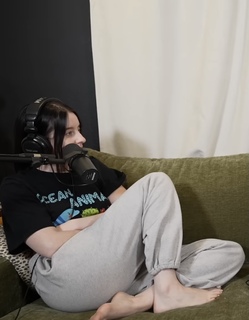 Carly Incontro feet photo thumbnail