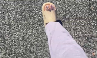 Carly Incontro feet photo thumbnail
