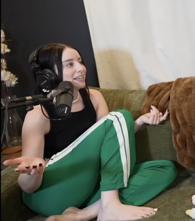 Carly Incontro feet photo thumbnail
