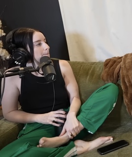 Carly Incontro feet photo thumbnail
