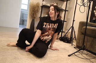 Carly Incontro feet photo thumbnail