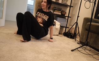 Carly Incontro feet photo thumbnail