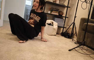 Carly Incontro feet photo thumbnail