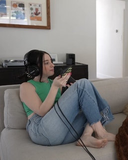 Carly Incontro feet photo thumbnail