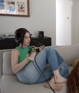 Carly Incontro feet photo thumbnail