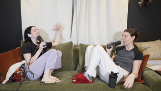 Carly Incontro feet photo thumbnail