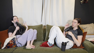 Carly Incontro feet photo thumbnail