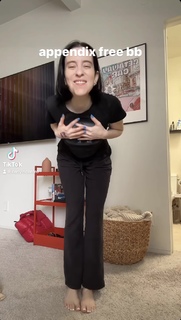 Carly Incontro feet photo thumbnail