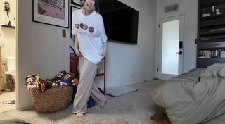 Carly Incontro feet photo thumbnail