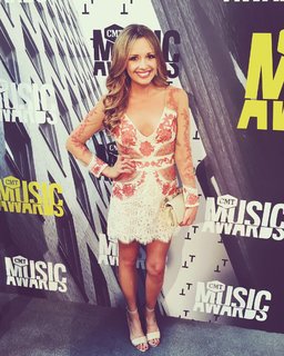 Carly Pearce feet photo 7