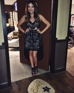 Carly Pearce feet photo 18