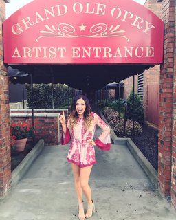 Carly Pearce feet photo 17