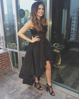 Carly Pearce feet photo 13