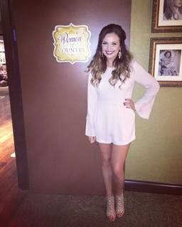 Carly Pearce feet photo 19
