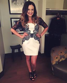 Carly Pearce feet photo 16