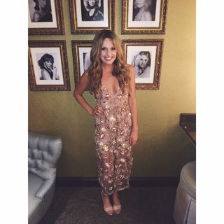 Carly Pearce feet photo 9