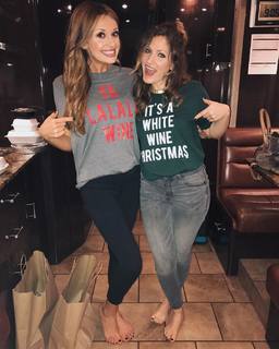 Carly Pearce feet photo 5