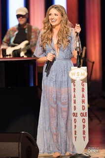 Carly Pearce feet photo 11
