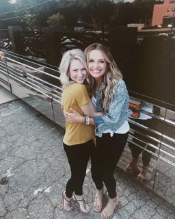 Carly Pearce feet photo 7