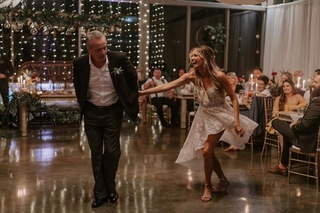 Carly Pearce feet photo 6