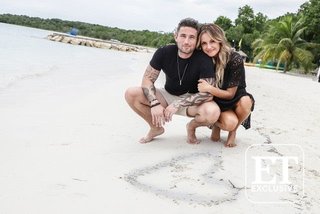 Carly Pearce feet photo 4
