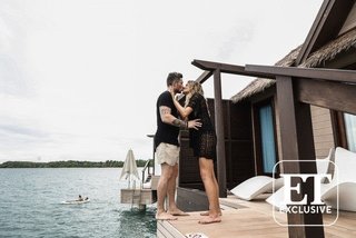 Carly Pearce feet photo 3