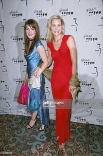 Carly Pope feet photo 14