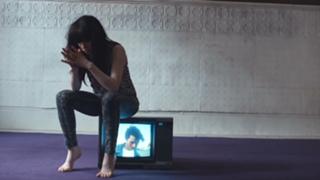 Carly Rae Jepsen feet photo thumbnail
