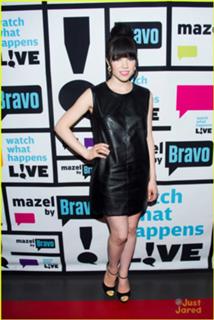 Carly Rae Jepsen feet photo thumbnail