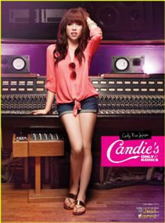 Carly Rae Jepsen feet photo thumbnail