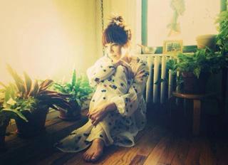 Carly Rae Jepsen feet photo thumbnail