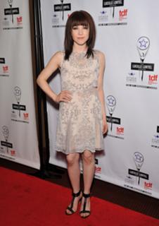 Carly Rae Jepsen feet photo thumbnail