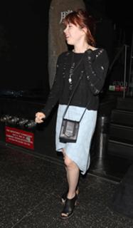 Carly Rae Jepsen feet photo thumbnail