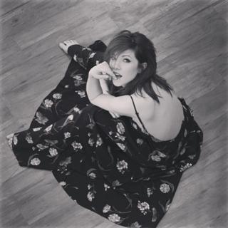 Carly Rae Jepsen feet photo thumbnail